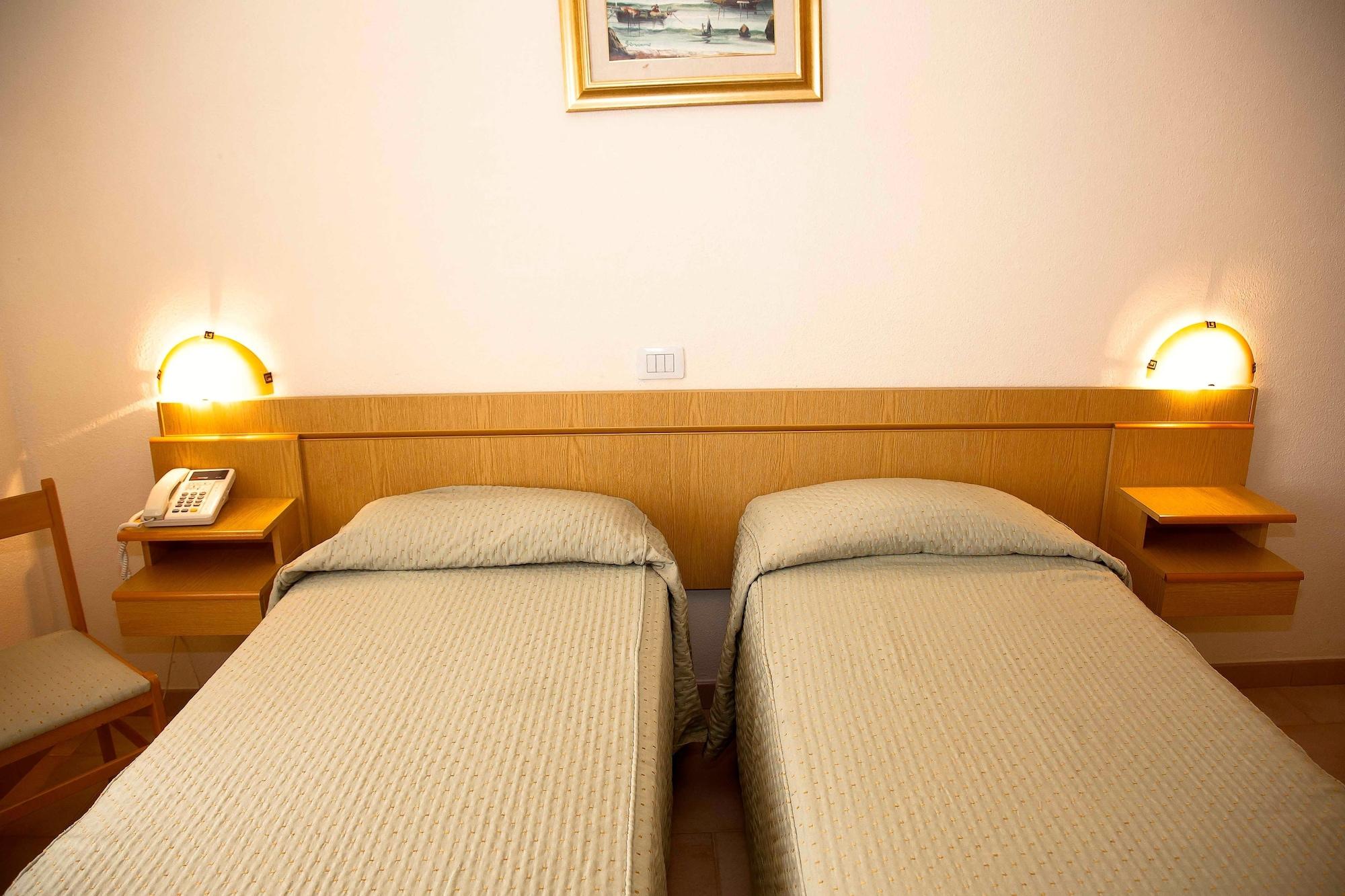 A.I.R. Hotel Gabbiano อิโซลา โรสซา ภายนอก รูปภาพ