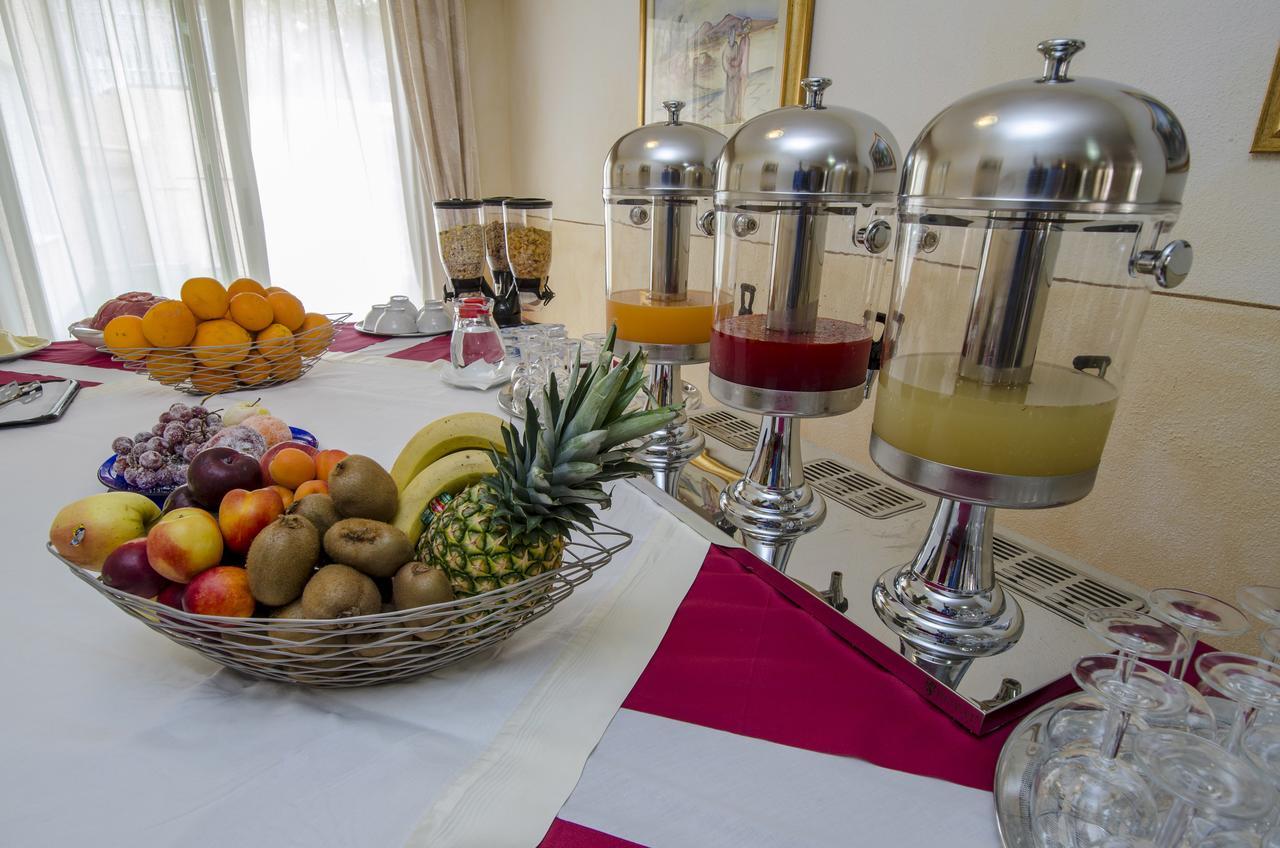 A.I.R. Hotel Gabbiano อิโซลา โรสซา ภายนอก รูปภาพ