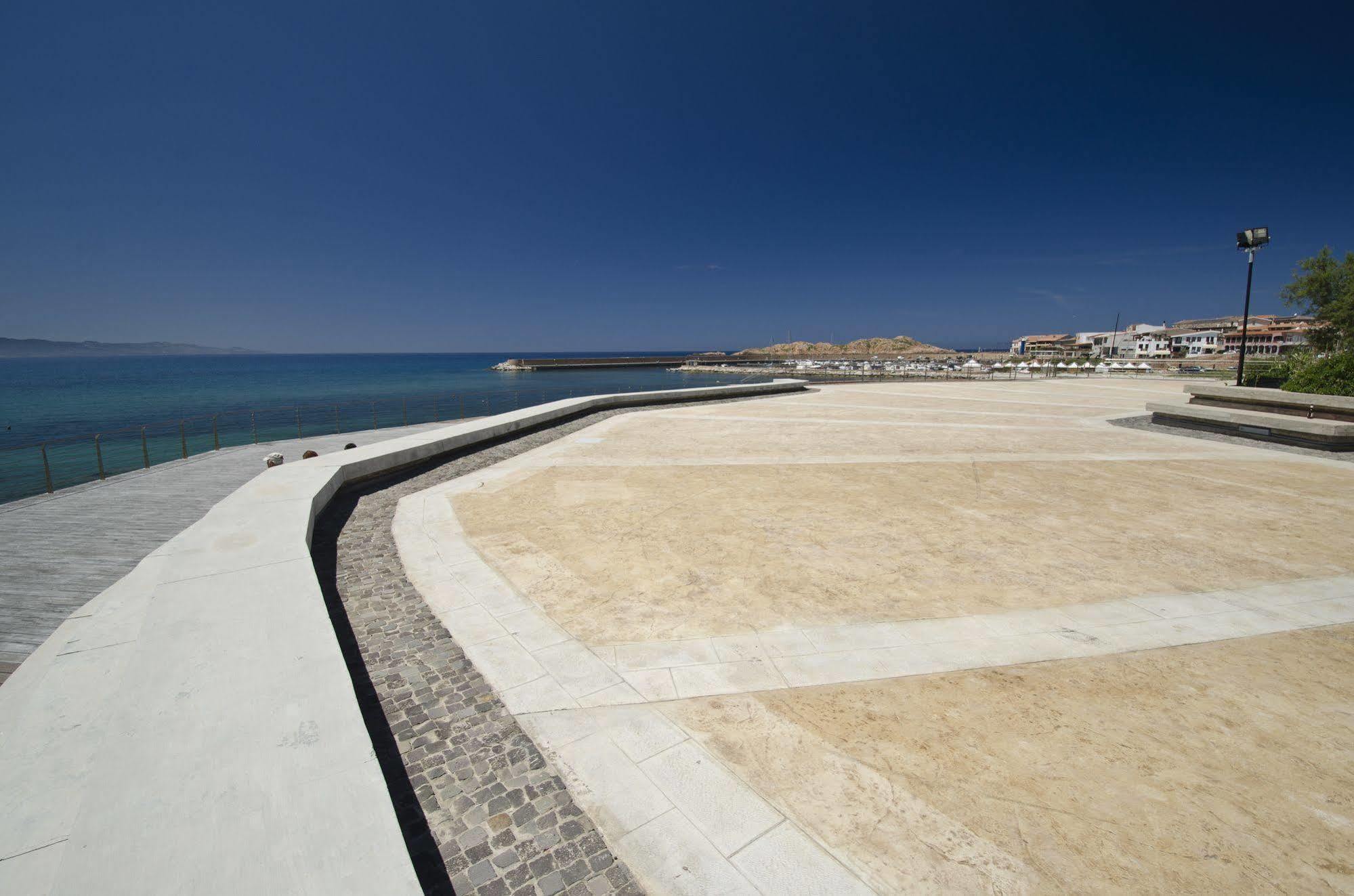 A.I.R. Hotel Gabbiano อิโซลา โรสซา ภายนอก รูปภาพ